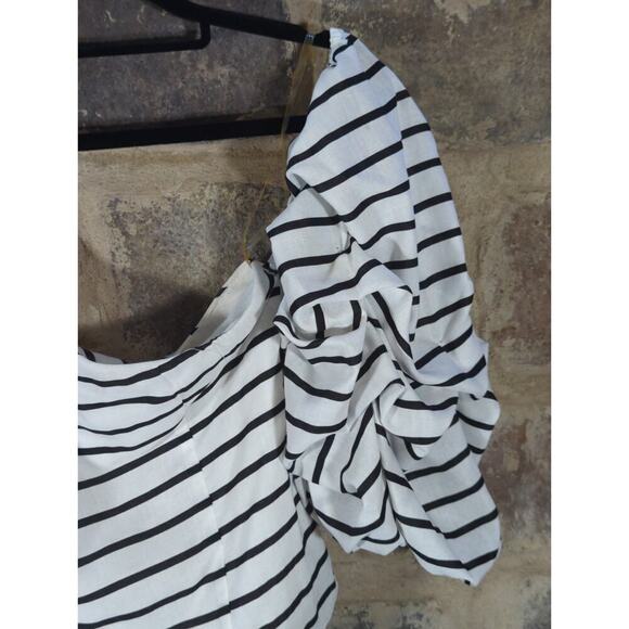 Do + Be Top Woman's Large White Black Striped Ruffle Sleeve One Shoulder - Picture 5 of 10